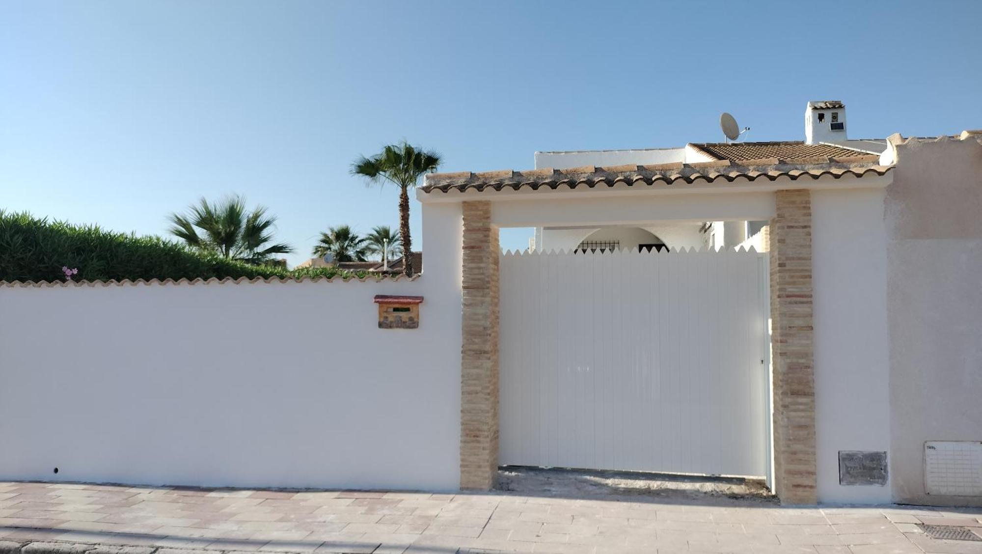 Vila Acogedora Casa Con Piscina Torrevieja Exteriér fotografie